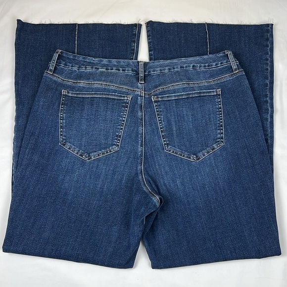 Express Women’s XL Reg 70’s Flare Mid Rise Flexx Hyper Stretch Frayed hem Jean - Picture 3 of 12